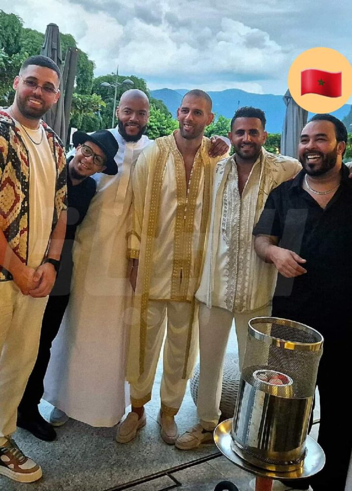 بالصور .. رياض محرز وزوجته تايلور وارد يحتفلان بزفافهما بالملابس الجزائرية 4